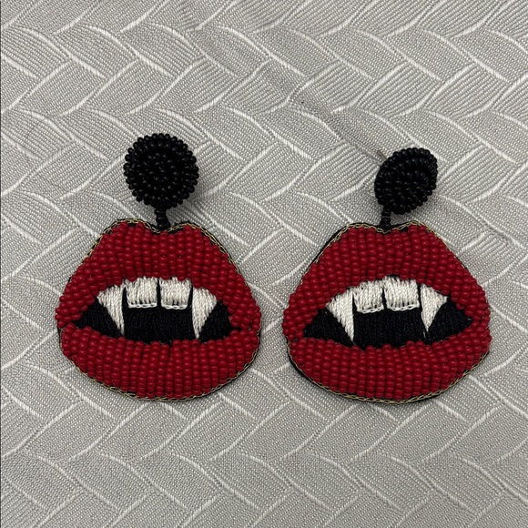 Red and Black Beaded Vampire Lips Anna and Ava Earrings - Picture 1 of 1